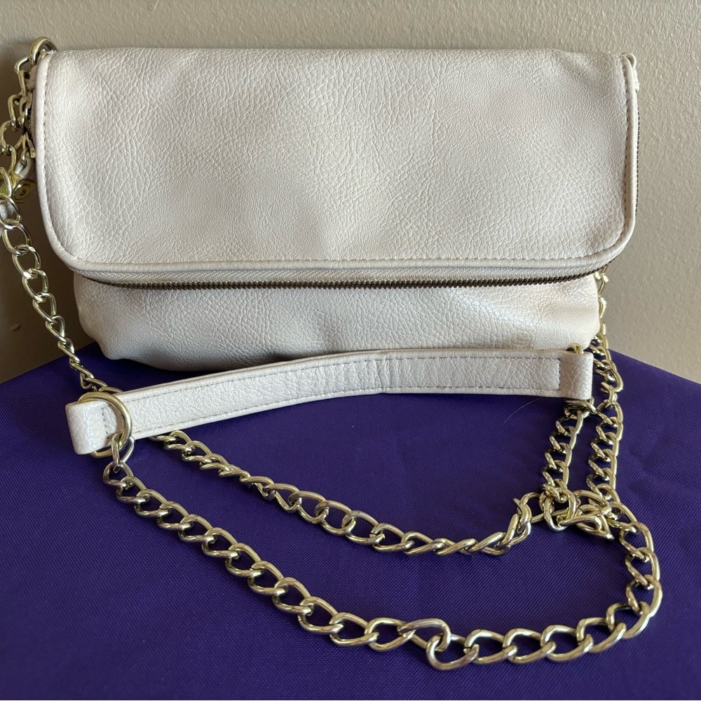 lp Blue purse with gold‎ chain